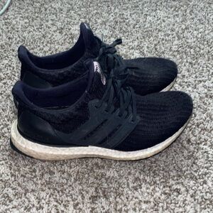 Women's Size 6 Adidas Black and White Ultra-boost